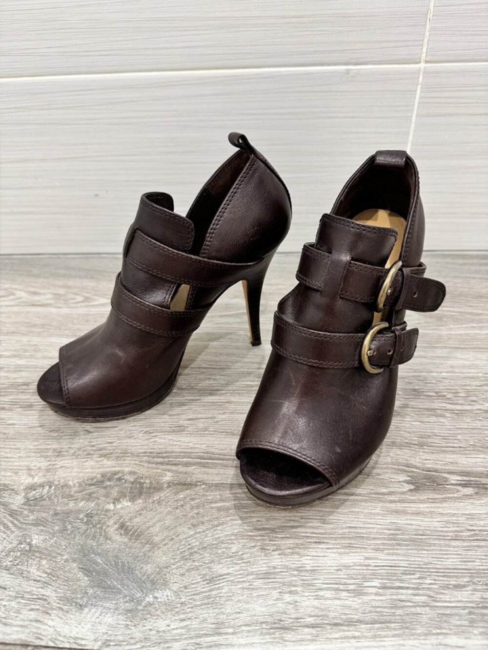 COACH Alexia Brown Leather Peep Toe Platform Booties size 5.5